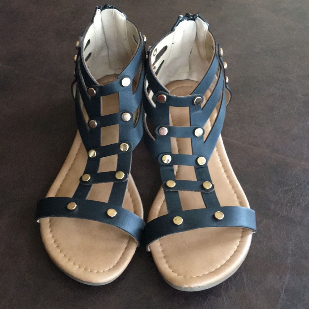 Yoki  Sandals